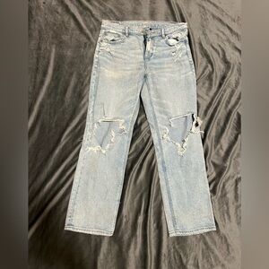 Light Wash Distressed Straight Leg Jeans
